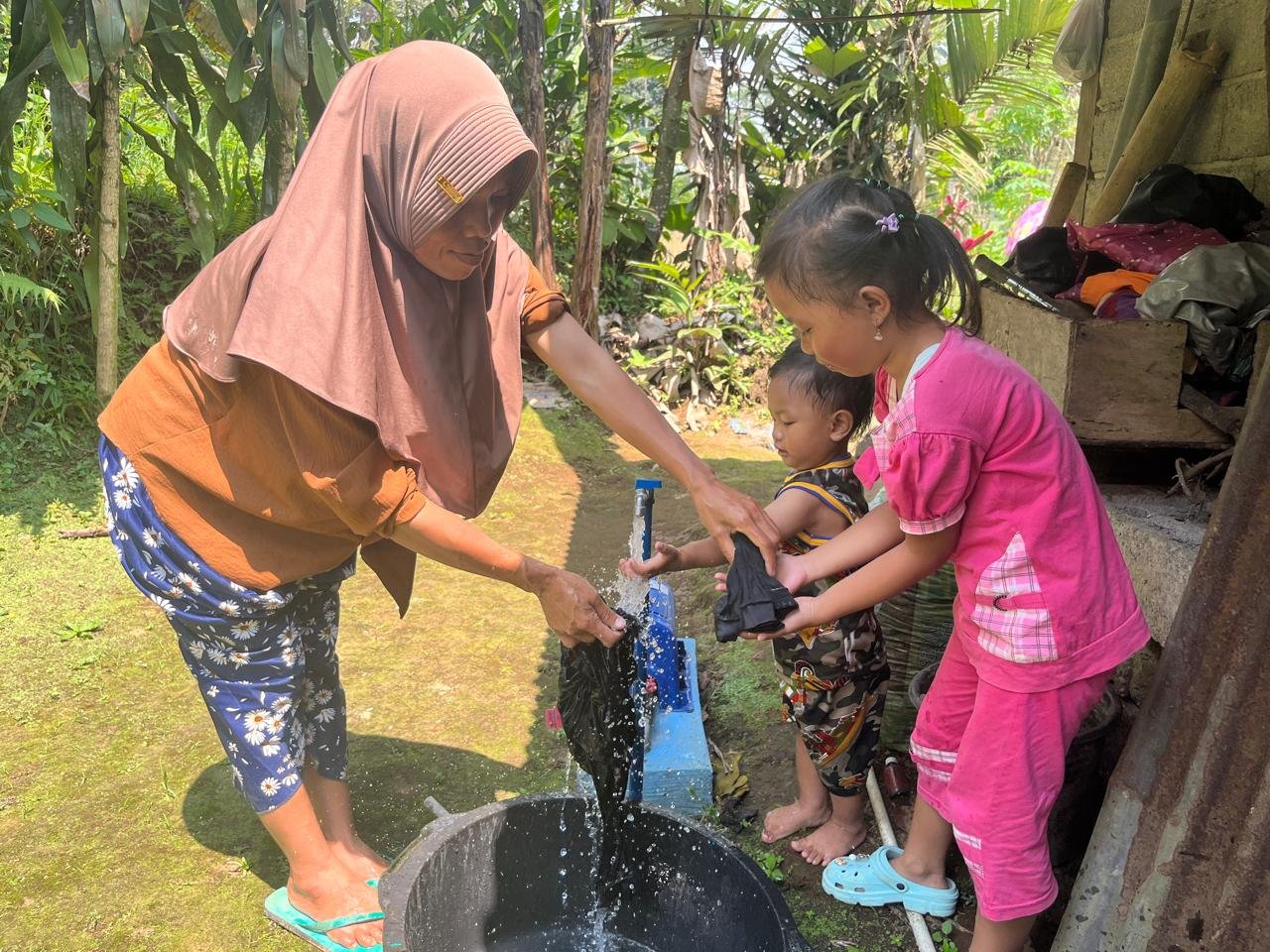 Warga Wonosobo Terima Bantuan Air Bersih dari Pemprov Jateng/jatengprov