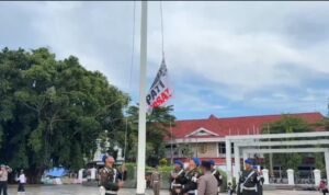 Bendera AMPB Sempat Dikibarkan di Alun-alun Pati Gantikan Merah Putih /tribatranews Bendera AMPB Sempat Dikibarkan di Alun-alun Pati Gantikan Merah Putih /tribatranews