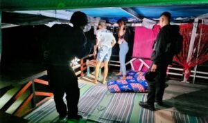 Sejumlah Sejoli Kena Razia Saat Bermesraan di Tepi Pantai Jepara Sejumlah Sejoli Kena Razia Saat Bermesraan di Tepi Pantai Jepara