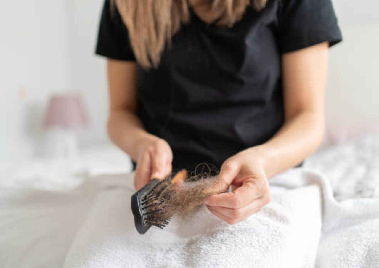 Fakta Penyebab Rambut Rontok yang Jarang Diketahui