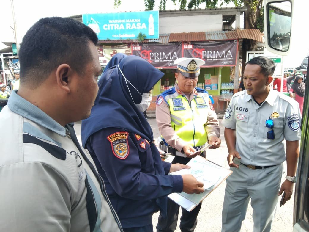Kendaraan Transportasi Umum di Demak Dilakukan Ramp Check /polres demak