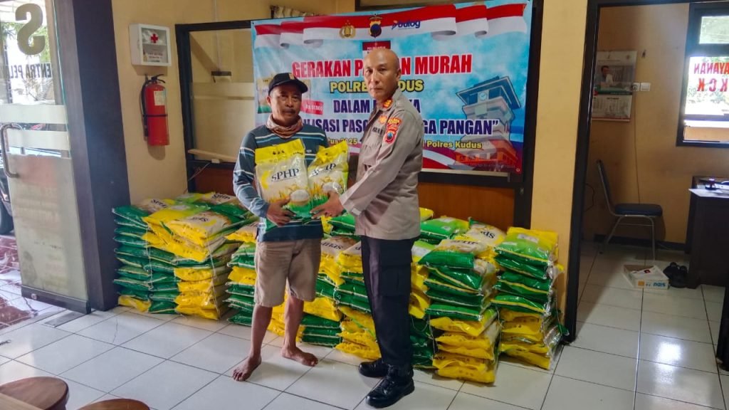 50 Ton Beras Tersalurkan ke Masyarakat Kudus Lewas Program Gerakan Pangan Murah/polres kudus