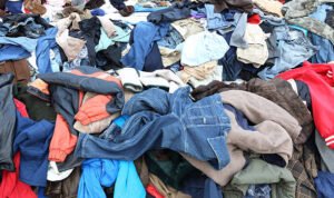 Ilustrasi pakaian bekas/istock