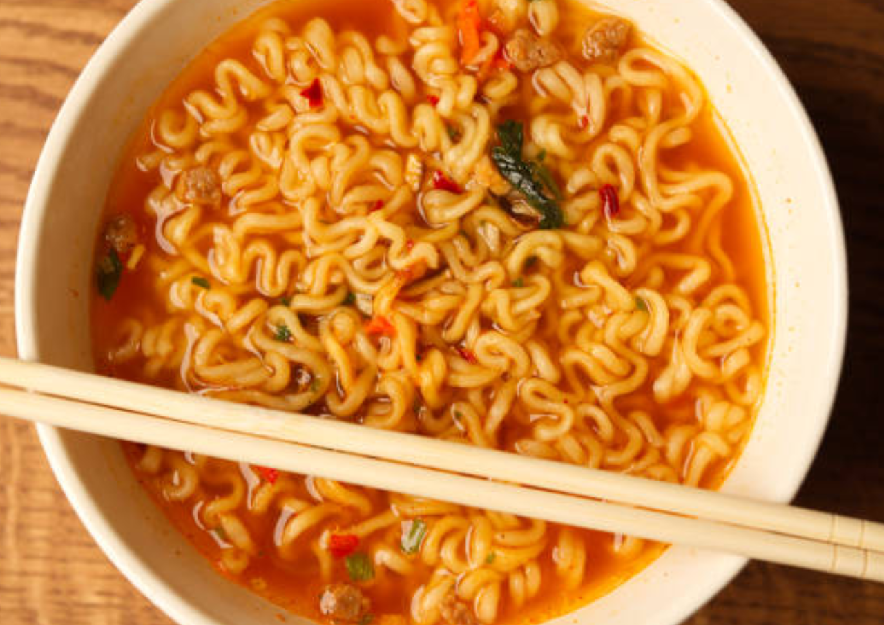 Dokter Sebut Faktor Pencernaan Mi Instan Lama di Dalam Perut