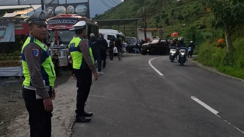 Jelang Nataru, Petugas Mulai Patroli di Jalur Wisata Dieng/polres wonosobo Jelang Nataru, Petugas Mulai Patroli di Jalur Wisata Dieng/polres wonosobo