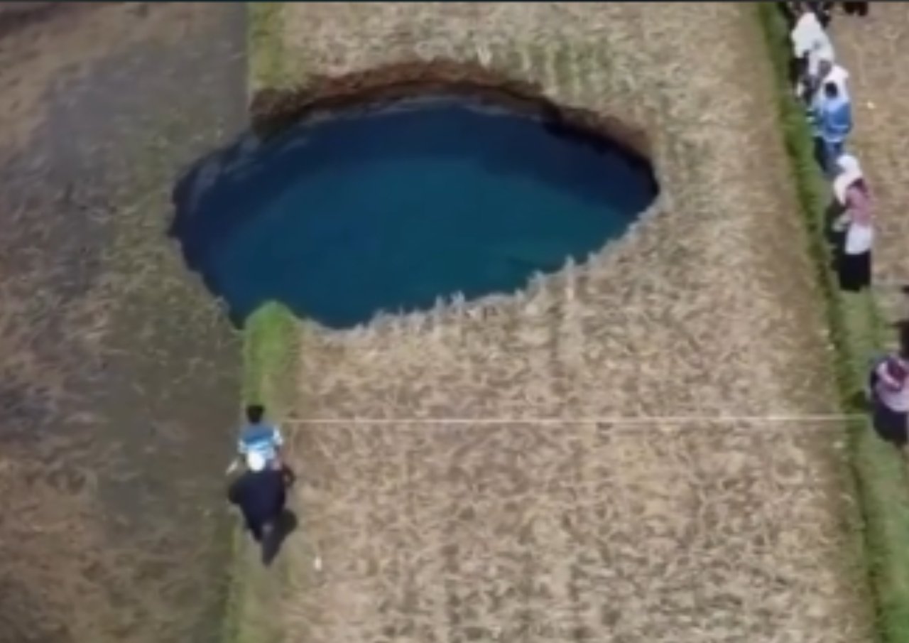 sinkhole /tangkap layar sinkhole /tangkap layar