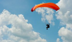 Terjun payung/istock