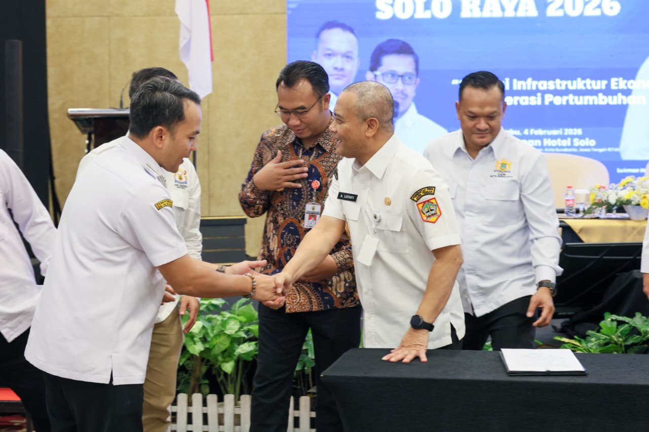 Gubernur Jateng Minta Daerah Perbaiki Infrastruktur Jalan Sebelum Mudik Lebaran/jatengprov Gubernur Jateng Minta Daerah Perbaiki Infrastruktur Jalan Sebelum Mudik Lebaran/jatengprov