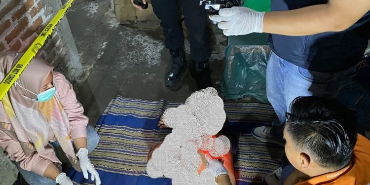 Warga Tulungagung Tewas Diduga Tersengat Listrik /polres tulungagung Warga Tulungagung Tewas Diduga Tersengat Listrik /polres tulungagung