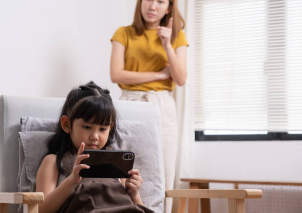 Anak di Bawah 16 Tahun Tidak Boleh Main Medsos, Ini Daftarnya