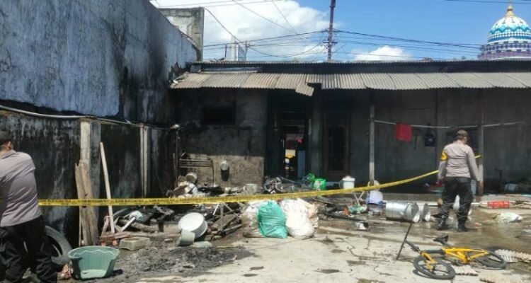 Kebakaran Angkringan di Tulungagung, Diduga Akibat Kebocoran Gas LPG /Polres Tulungagung