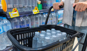 Harga Plastik Melonjak, Muncul Ancaman PHK di Industri AMDK