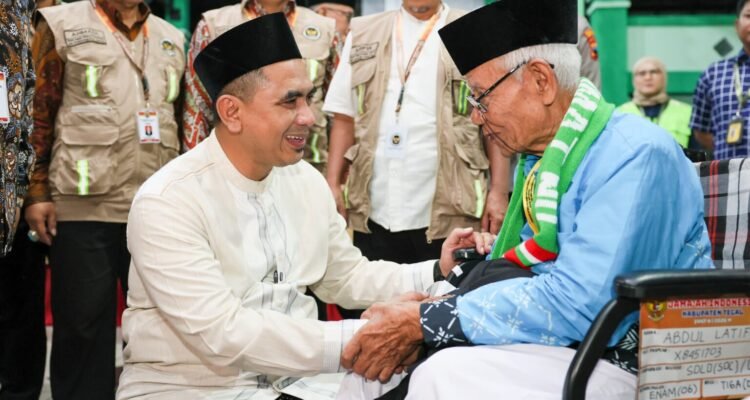 Kloter Pertama Haji Jateng Embarkasi Solo Diberangkatkan/jatengprov