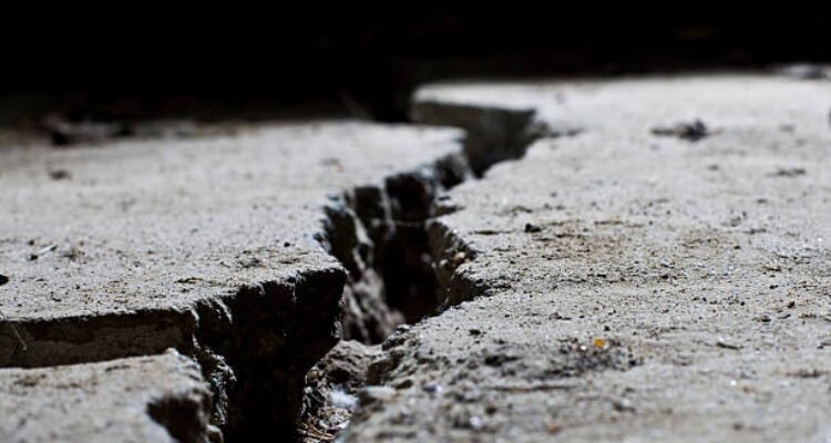 Ilustrasi tanah gerak/istock Ilustrasi tanah gerak/istock