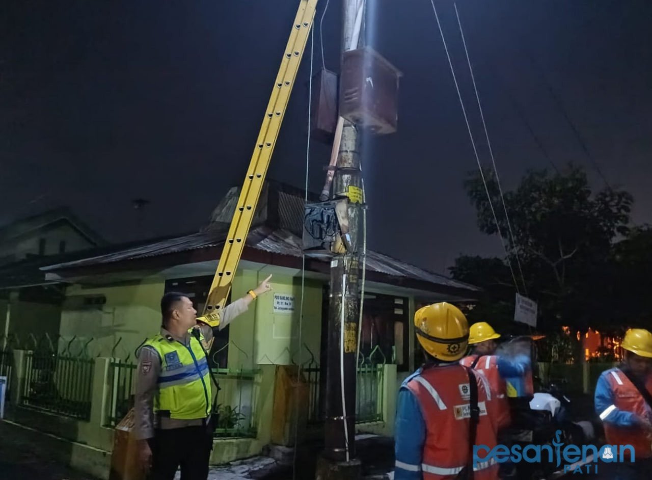 Kebakaran Box Tiang Listrik di Magelang, Diduga Akibat Korsleting Listrik/polres magelang