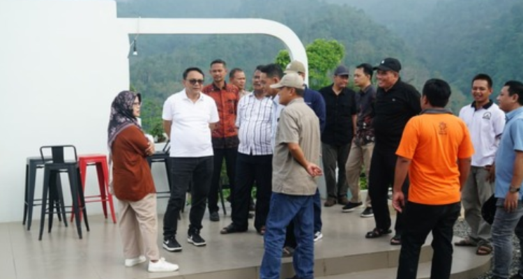 Plt Bupati Pati dan Jajaran OPD Monitoring Destinasi Wisata Lokal Pemkab Pati Monitoring Destinasi Wisata untuk Outing Class Lokal