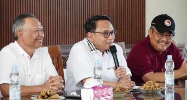 Plt Bupati Pati, Risma Ardhi Chandra Jelang Waisak, Pemkab Pati Bertemu FKUB di Vihara Lokapanna