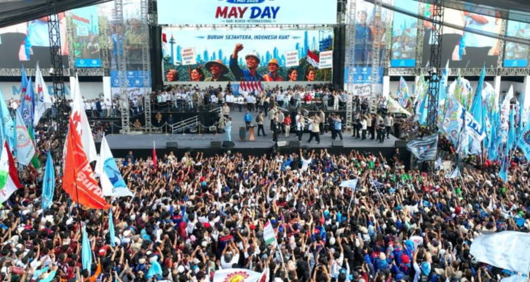 Istana Bagi Ribuan Paket Sembako untuk Massa di May Day 2026