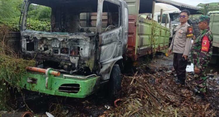 Kebakaran Gudang PT Air Mas Transport di Tulungagung, Kerugian Capai 7,5 Juta/tribatranews