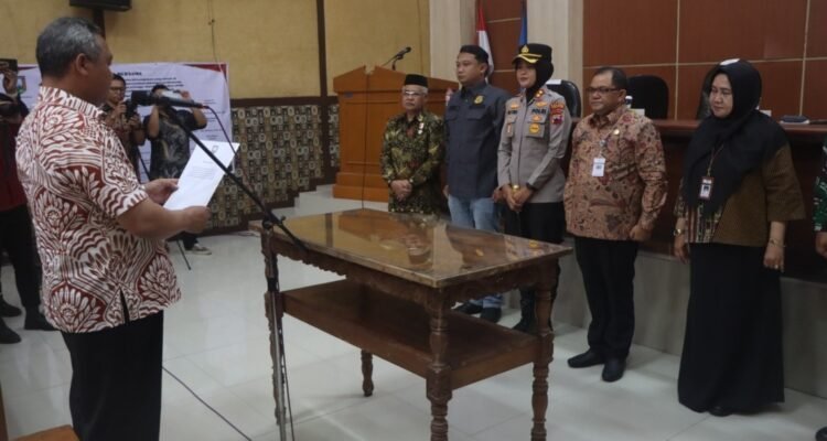 Bupati Semarang Pastikan Tak ada Titipan dalam SPMB /jatengprov Bupati Semarang Pastikan Tak ada Titipan dalam SPMB /jatengprov