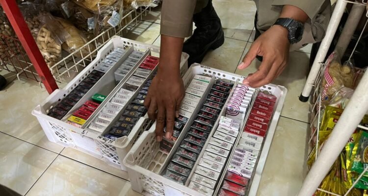 Petugas Sita 5.764 Batang Rokok Ilegal di Jepara/jatengprov Petugas Sita 5.764 Batang Rokok Ilegal di Jepara/jatengprov