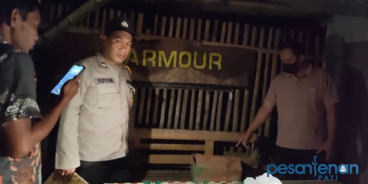 Bayi Laki-laki Ditemukan dalam Kardus Bawah Pohon Beringin di Tulungagung/polres tulungagung