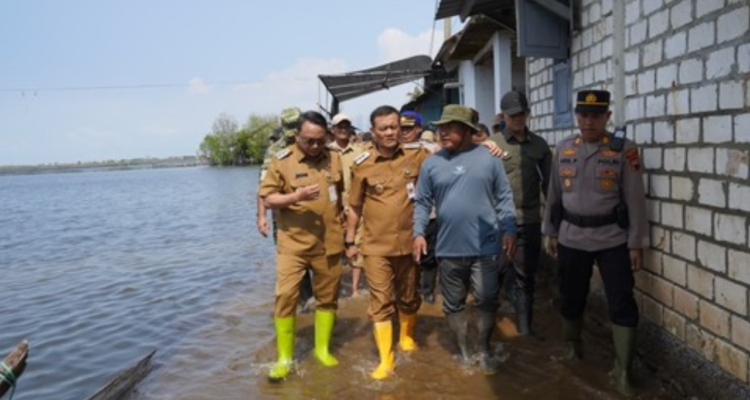 Pemkab Pati Tangani Banjir Rob Tunggulsari Kecamatan Tayu Pemkab Pati Tangani Banjir Rob Tunggulsari Kecamatan Tayu