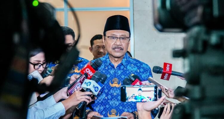 Menteri Sosial (Mensos) Saifullah Yusuf /mensos Menteri Sosial (Mensos) Saifullah Yusuf /mensos