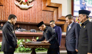 Rapat Paripurna Persetujuan Perda Pertanggungjawaban APBD 2025 bersama DPRD Jateng Pertanggungjawaban APBD Jateng 2025: Nilai Kekayaan Alami Kenaikan hingga Rp2,408 T