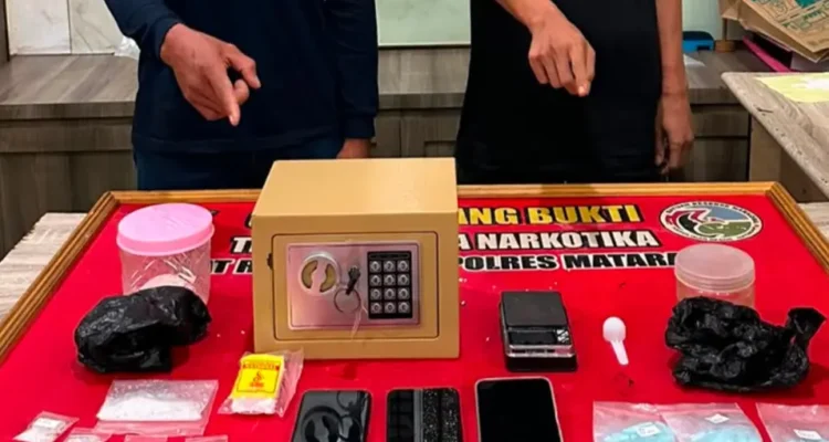 Kasus Peredaran Narkoba di NTB, Polisi Amankan Dua Pria /humas polri Kasus Peredaran Narkoba di NTB, Polisi Amankan Dua Pria /humas polri