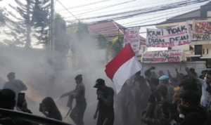 Kajari Pati Disebut Tidak Mau Temui Massa, AMPB-Aparat Ricuh di Hari Kedua Demo