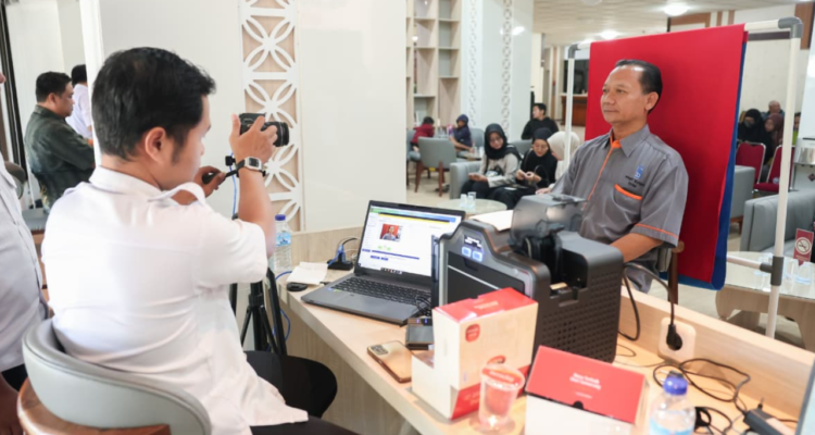Pelayanan Adminduk di Kantor Gubernur Jawa Tengah Kantor Gubernur Jawa Tengah Jadi Tempat Pelayanan Adminduk bagi Warga Lintas Domisili