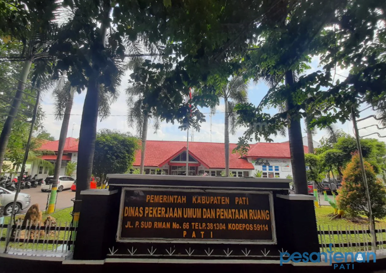 Gedung DPUTR Pati AMPB Geruduk DPUTR Pati terkait Tarif Retribusi Bangunan Tepi Irigasi Senilai Rp840 Ribu