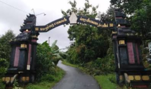 Warga Desa Jrahi Pati Gunakan Dana Iuran Pribadi untuk Perbaiki Jalan Utama