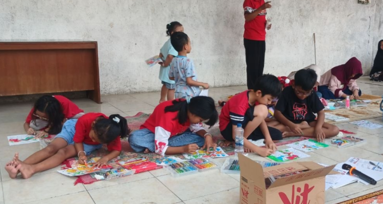 Warga Perum RSS Sidokerto Pati Gelar Lomba untuk Rayakan HUT RI ke-81 Warga Perum RSS Sidokerto Pati Gelar Lomba untuk Rayakan HUT RI ke-81