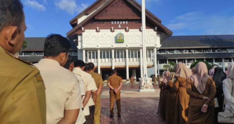 Ilustrasi Guru dengan Status PPPK Paruh Waktu Berkesempatan Jadi Penuh Waktu