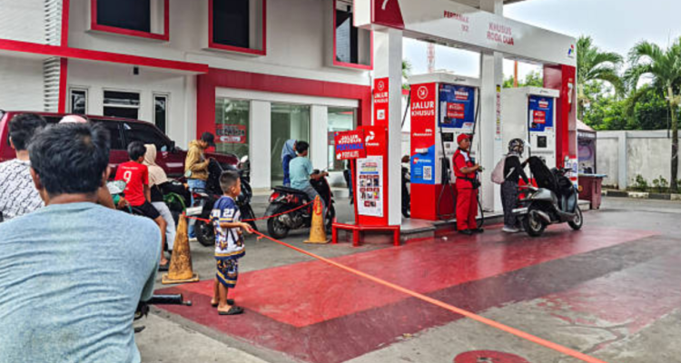 Stasiun Pengisian Bahan Bakar (SPBU) Konsumsi BBM Subsidi Jenis Pertalite Alami Kenaikan 12% Sejak Fluktuasi Harga Pertamax