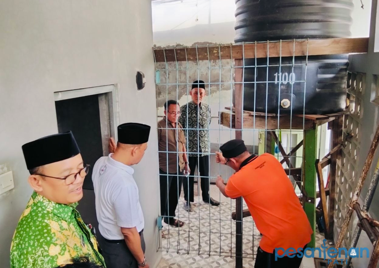 Kemenag dan Pihak MTs menunjukkan kejadian dugaan kasus pembullyan, belum lama ini Siswa MTs di Pati Diduga Jadi Korban Perundungan hingga Jari Tangan Putus