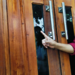 Rumah Anak dari Sopir Botok Pati Ditembak OTK, Kaca Pintu Dipecahkan 4 Peluru Gotri