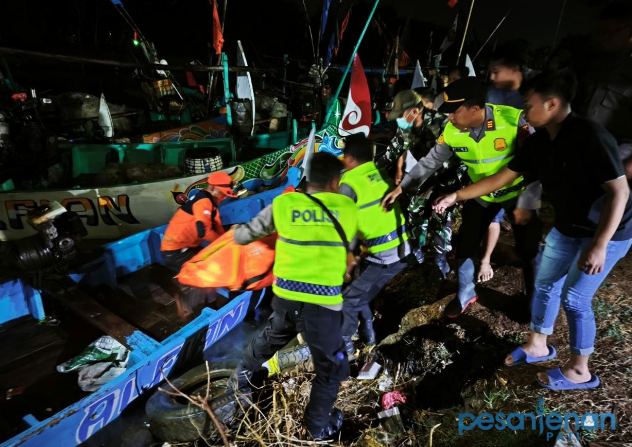 Nelayan yang Hilang 4 Hari di Pesisir Pecangaan Ditemukan Meninggal di Pantai Tayu Pati