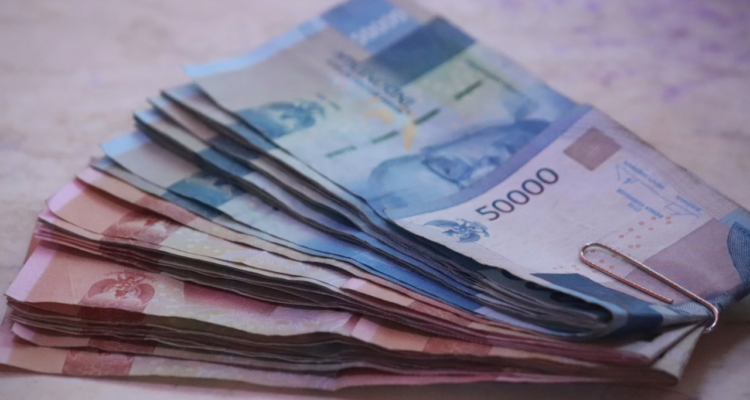 Ilustrasi uang rupiah BI Masih Cetak Uang Rupiah Bertanda Tangan Mantan Menkeu Purbaya