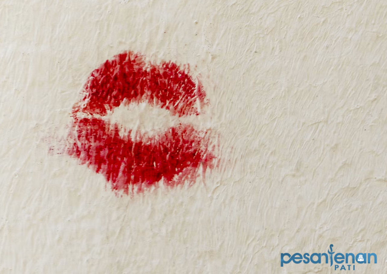 Viral Anggota Perempuan Satpol PP Tegal Ciuman dengan Selingkuhan, Langsung Dicopot Jabatannya Viral Anggota Perempuan Satpol PP Tegal Ciuman dengan Selingkuhan, Langsung Dicopot Jabatannya