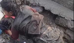 Pria Diduga ODGJ Tidur di Saluran Air Kawasan Serpong, Akhirnya Dievakuasi/tangkap layar