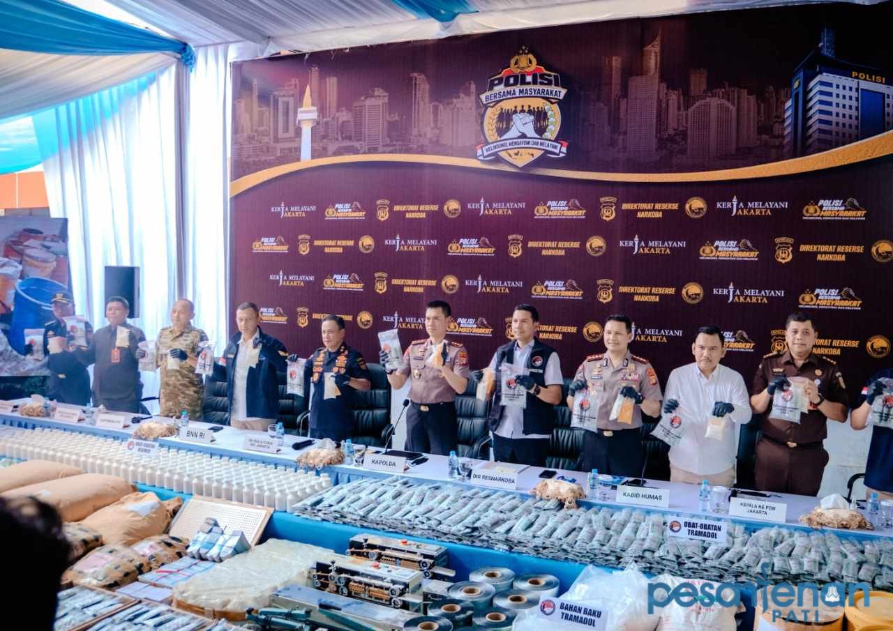 2 Lokasi di Sukoharjo Diduga Jadi Produksi Obat Keras Ilegal, 7 Juta Butir Disita Polda Metro Jaya 2 Lokasi di Sukoharjo Diduga Jadi Produksi Obat Keras Ilegal, 7 Juta Butir Disita Polda Metro Jaya