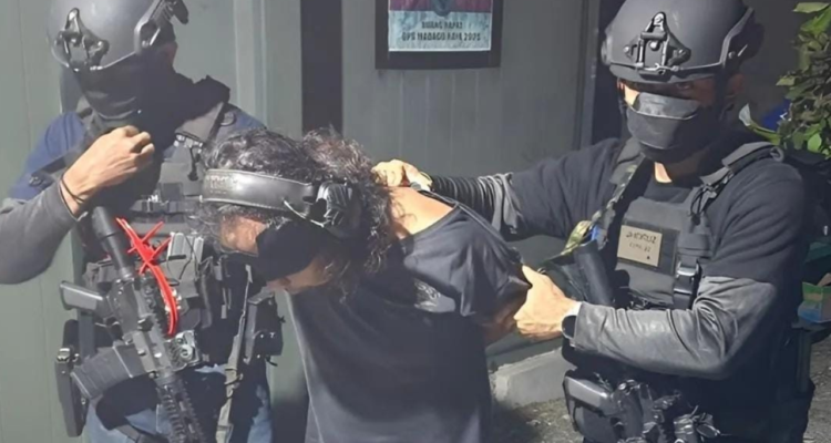 12 Teroris di Enam Provinsi Ditangkap Densus 88, Ada yang Terafiliasi Paham Daulah Islamiyah 12 Teroris di Enam Provinsi Ditangkap Densus 88, Ada yang Terafiliasi Paham Daulah Islamiyah
