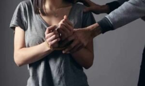 Anak Nekat Jalan Kaki 2 Km ke Polsek Pontianak Barat untuk Laporkan Ayahnya yang KDRT Ibu Anak Nekat Jalan Kaki 2 Km ke Polsek Pontianak Barat untuk Laporkan Ayahnya yang KDRT Ibu