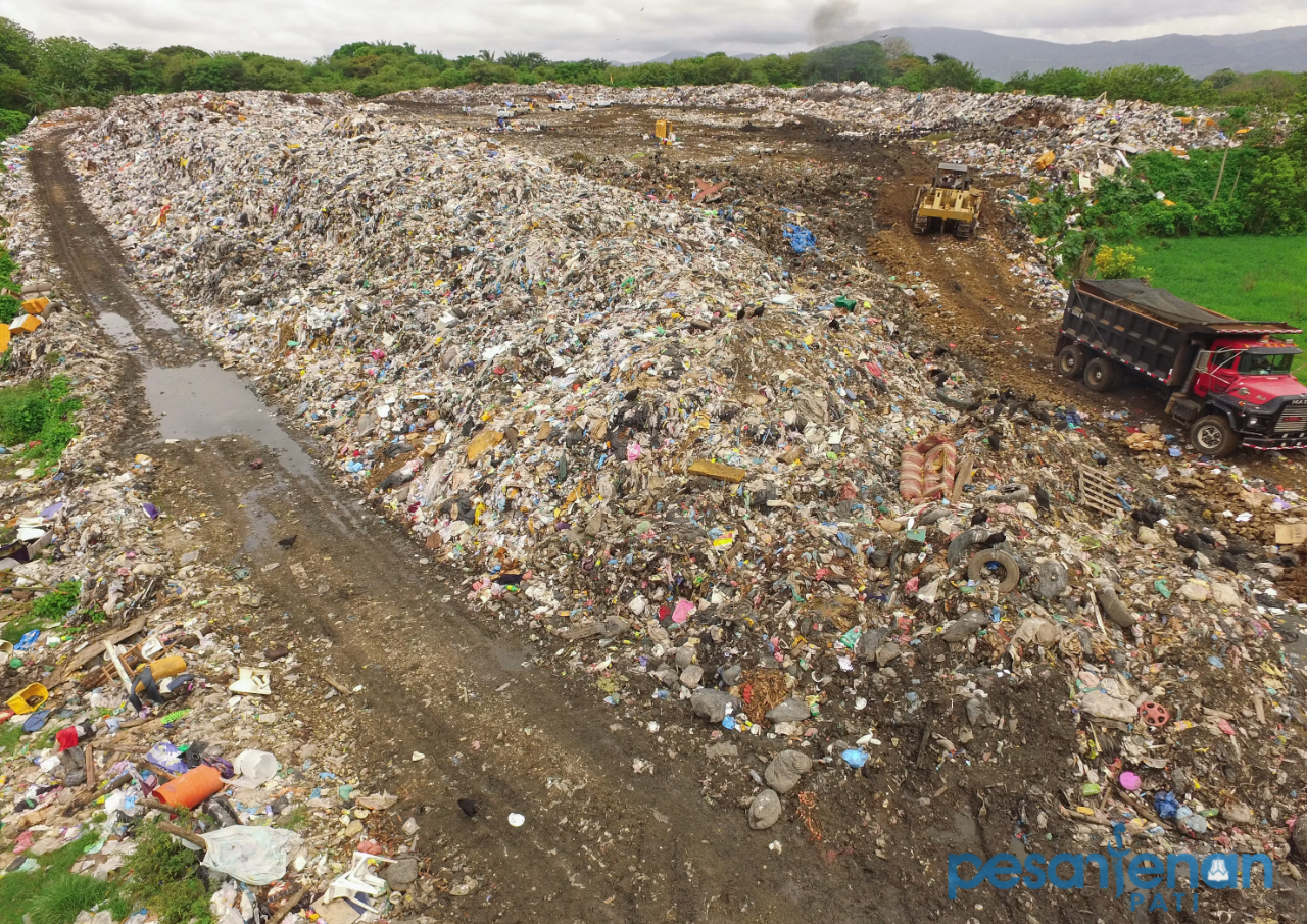 TPA Jatibarang Semarang Kebakaran, Damkar Sebut Luasnya Capai 10 Hektare
