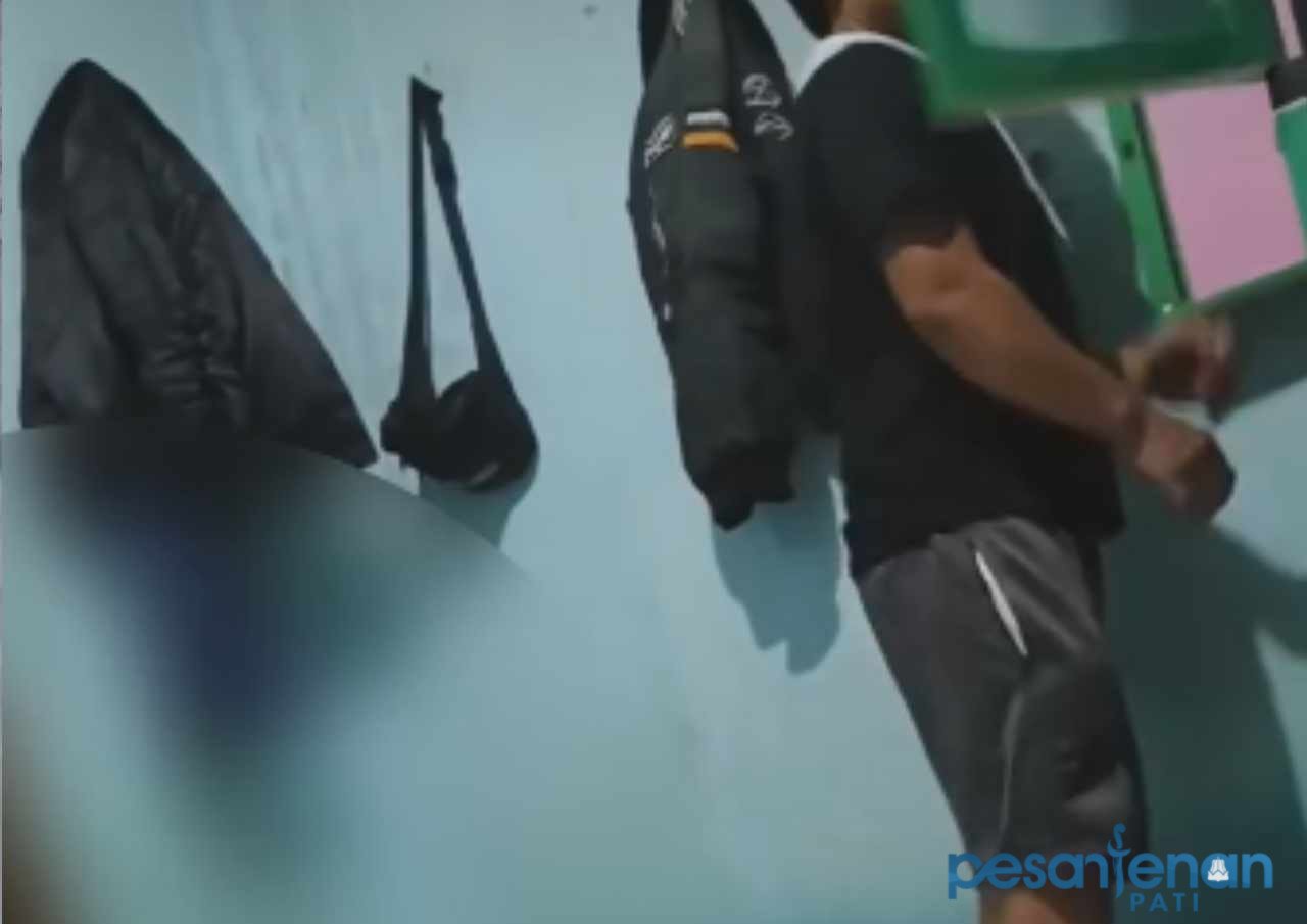 Suami Ngamuk Imbas Kecanduan Judol, Rusak Barang hingga Kenai Anak/tangkap layar